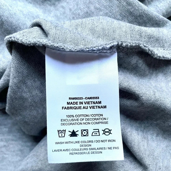 NWOT Nike Logo Sportswear Graphic T-Shirt - Picture 3 of 4